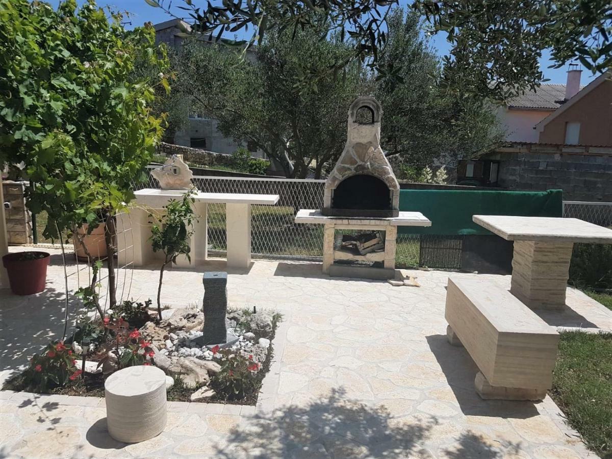 Apartment Maslenica, Near Zadar Экстерьер фото